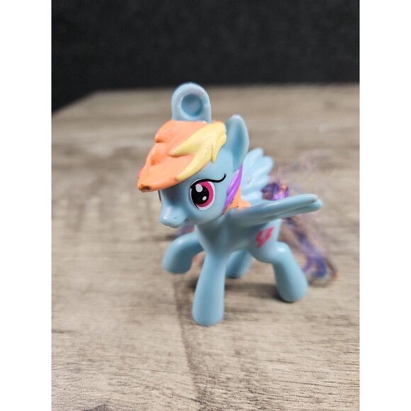 My Little Pony 2012 McDonalds Pegasus Rainbow Dash 'Friendship Is Magic' - Picture 1 of 5
